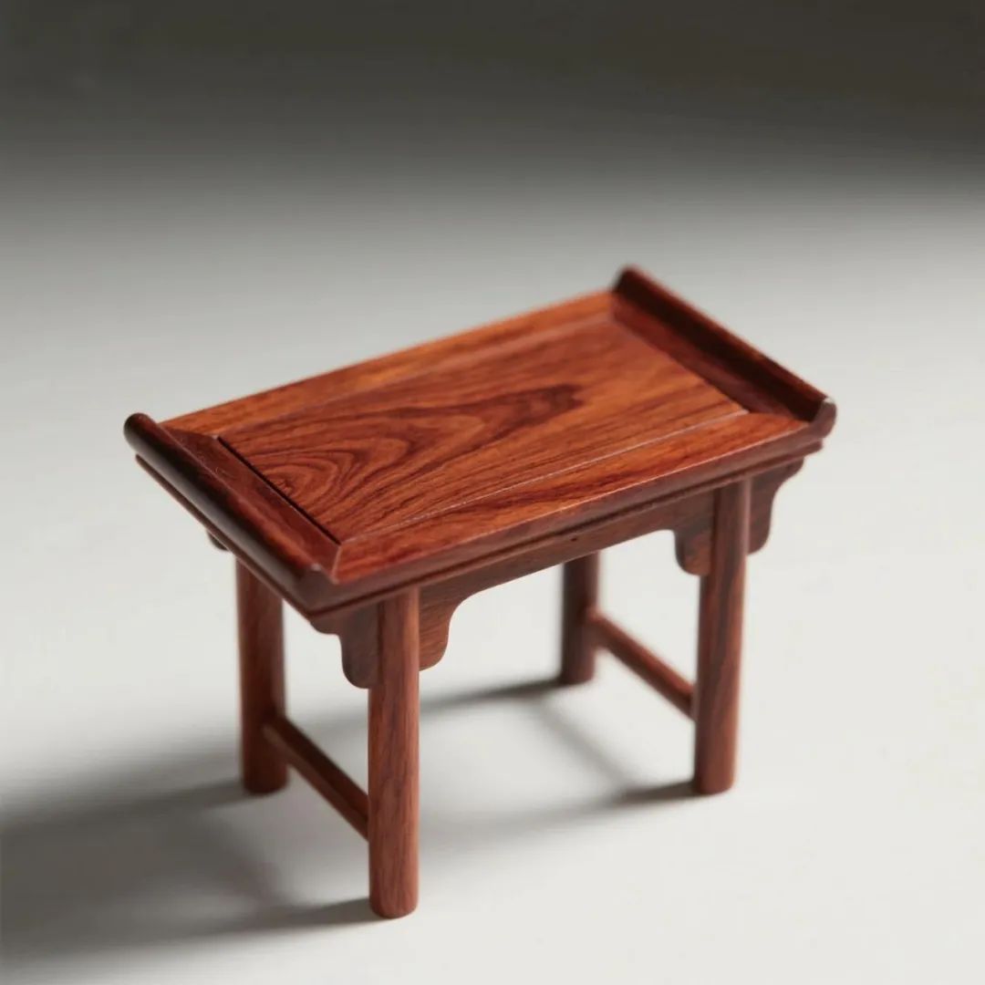 一张案，一盏灯，一盆绿(图1)